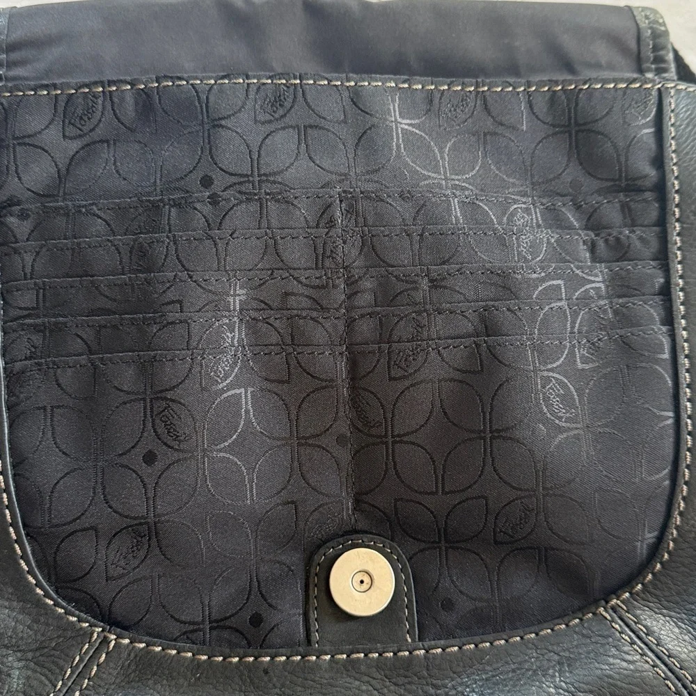 FOSSIL ladies, black leather Crossbody excellent condition